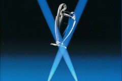 曼联今夏引援签约：转会窗口策略与精彩幕后故事