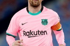 西甲联赛焦点战：巴塞罗那与巴列卡诺激战成平局，精彩瞬间回顾